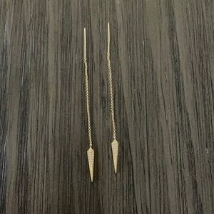 Gold Stella & Dot arrow earrings